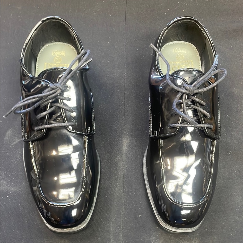 After Six black patent tux shoes size 7.5 W in good condition